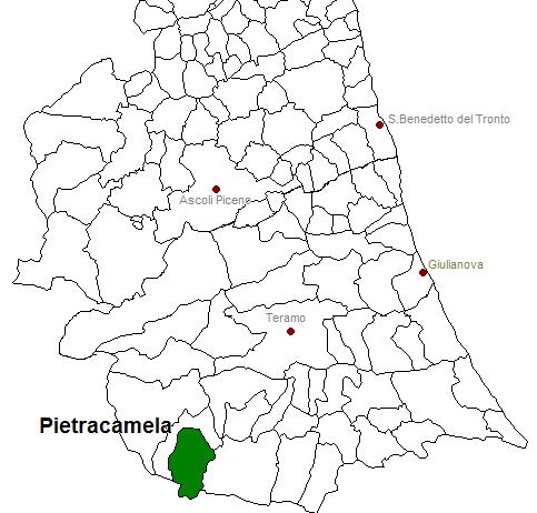 posizione del comune di Pietracamela all'interno delle province di Ascoli Piceno e Teramo